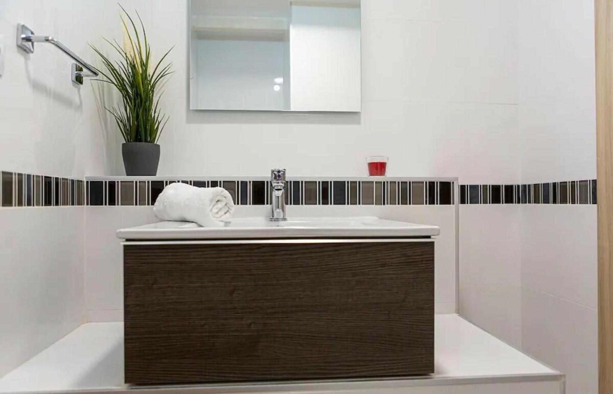 2Bedroom Duplex In Hortaleza Near Metro Madrid Exterior photo